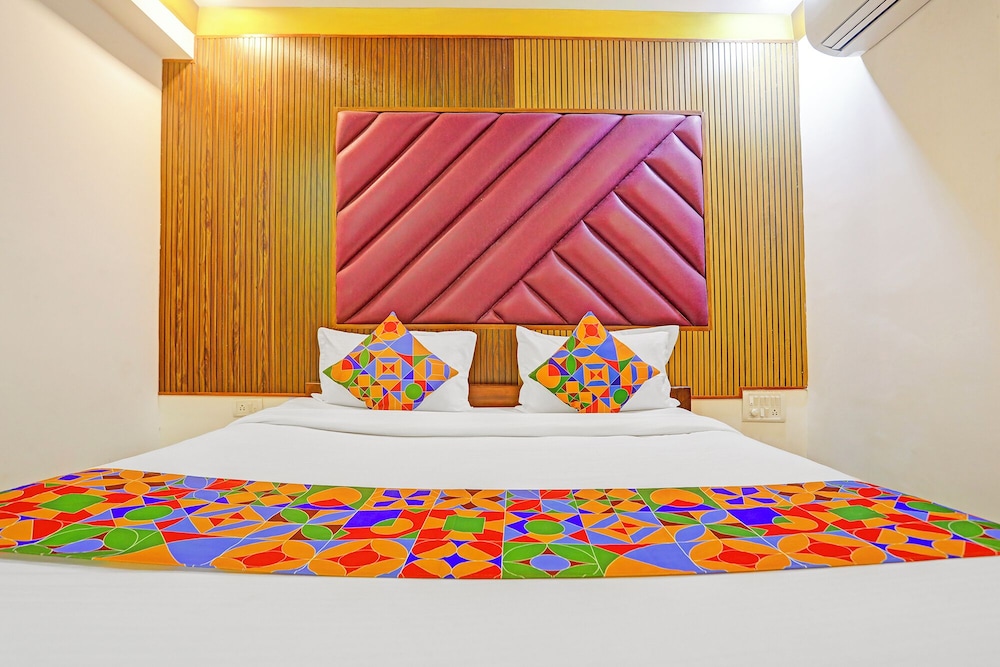Fabhotel 22 Squares Living Spaces