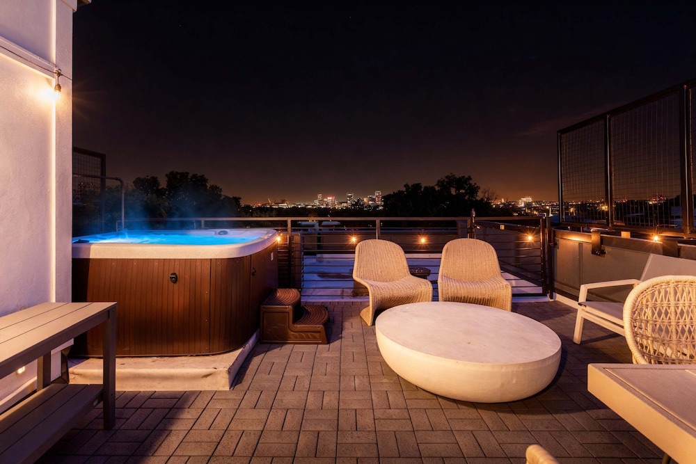 Nashville Retreat With Hot Tub Private Garage