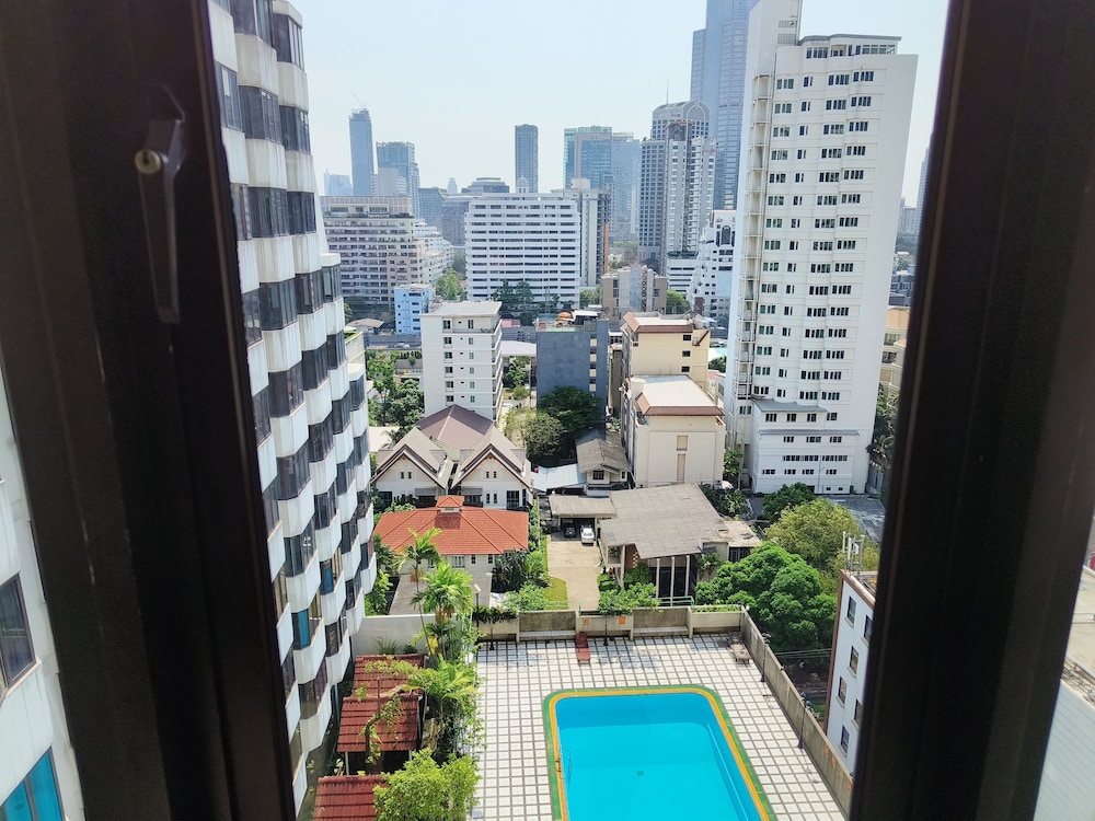 Omni Tower Sukhumvit Nana - Direct
