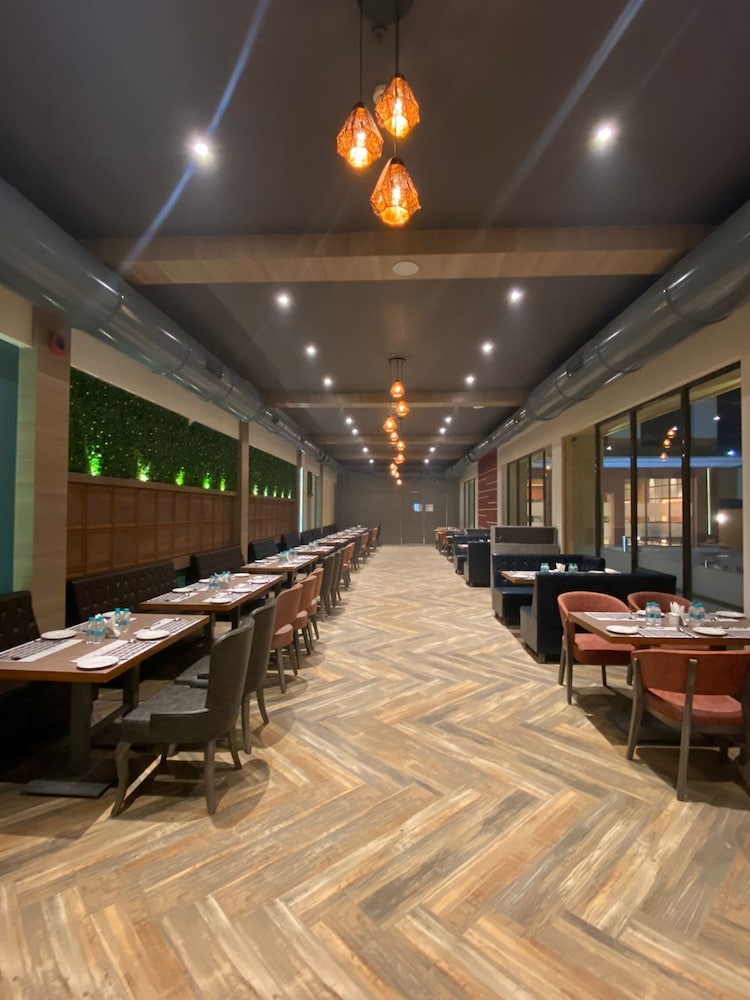 Click Hotel LH Seven Morbi - Property Image 13