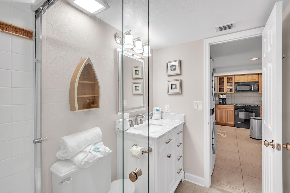 Land's End 11-306 Beach Front - Premier
