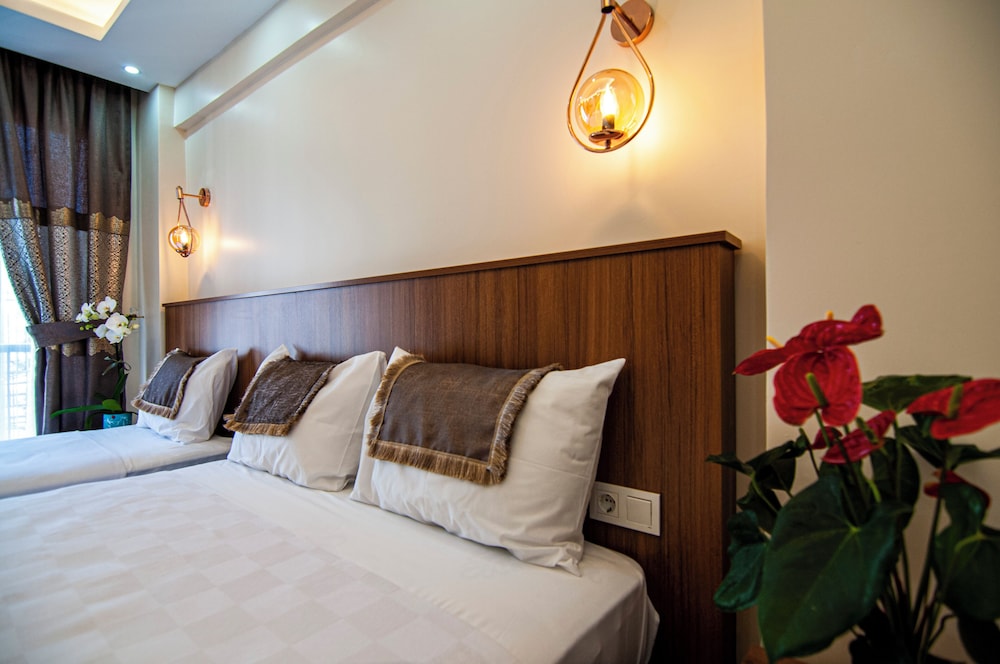 By Historial Hotel - Image 46