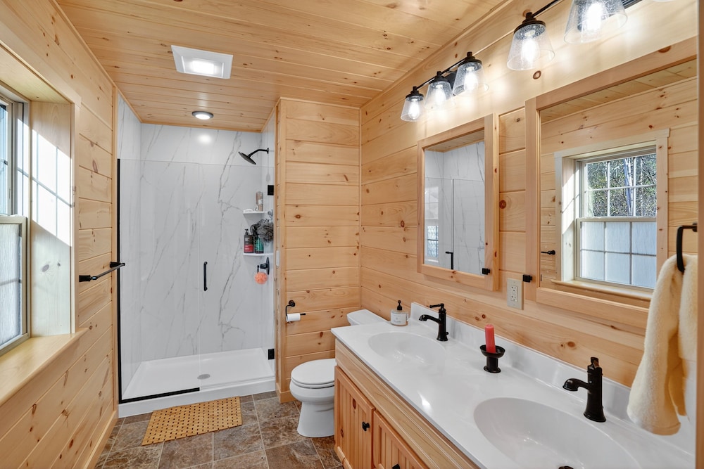 Peaceful Lakefront Cabin In The Catskills 3 Bedroom Cabin