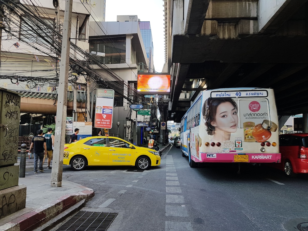 14 Place Sukhumvit Suites - SHA Plus