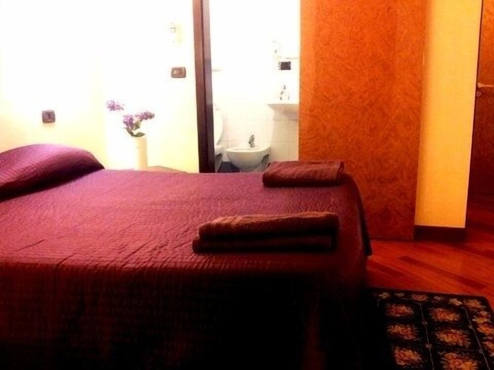 Termini Station Rooms