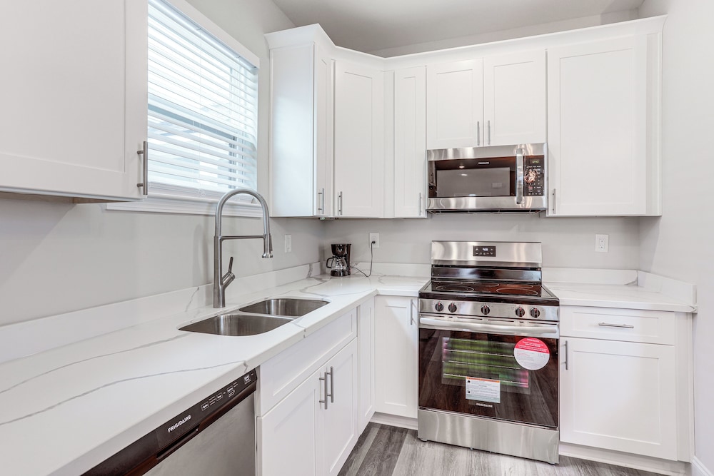 < 2 Mi to Jackson Square: New Orleans Home w/ Yard