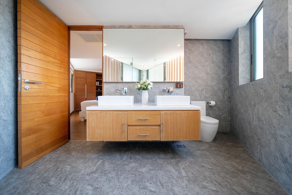 Luxury 2BR Apartment in Bluepoint 82