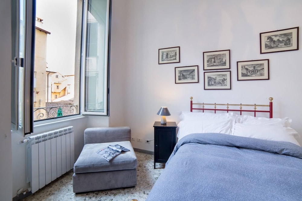 Super Big History Luxury At Colosseum