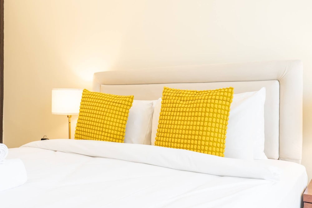 Heart-captivating 1 Bedroom in Hanover Square