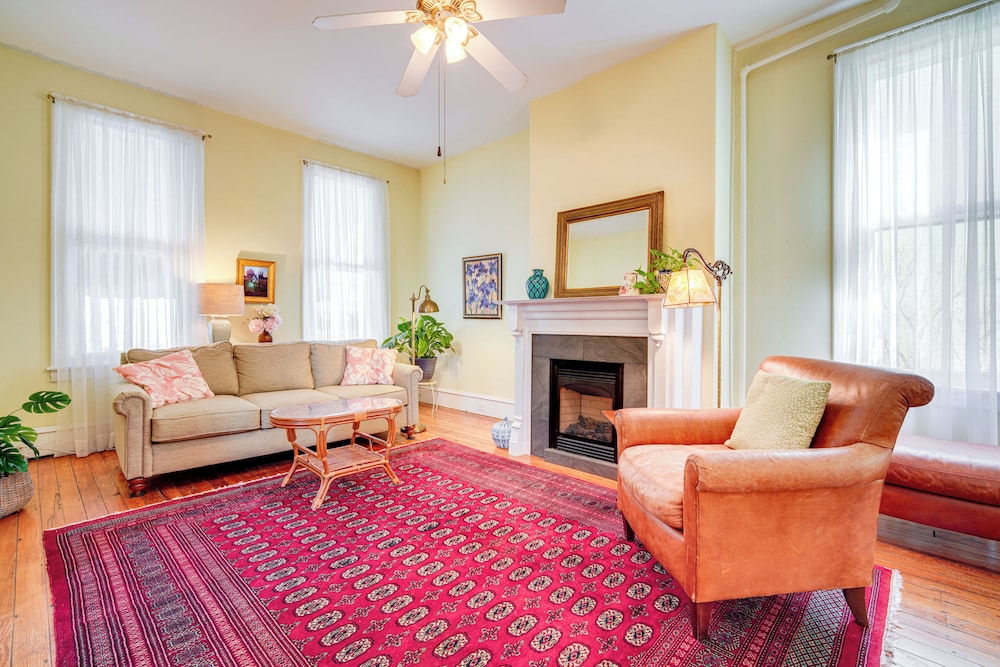 Walk to Beach: Cape May Home w/ Screened Patio!
