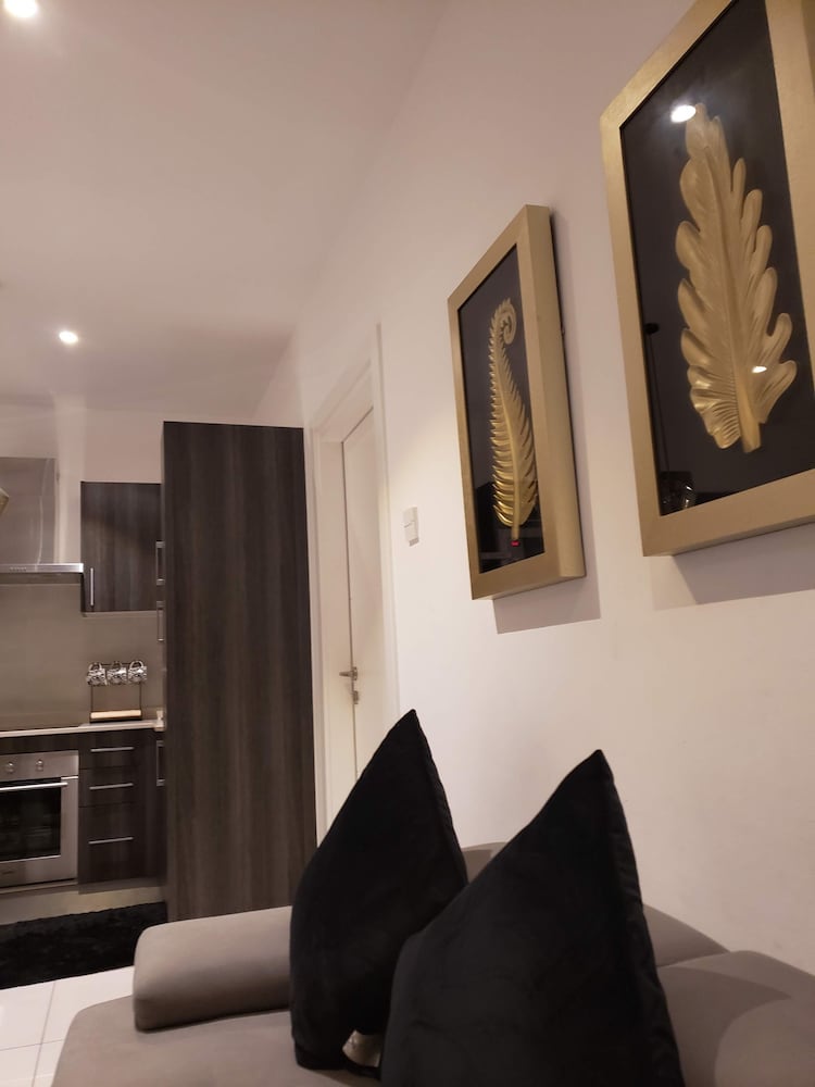EBS LEGENDSTwo bedroom duplex