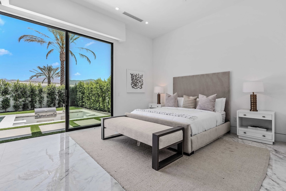 Sleeps 54 3 Luxury Villas w/ Pool + Spa, Pickleball Bravo by Avantstay