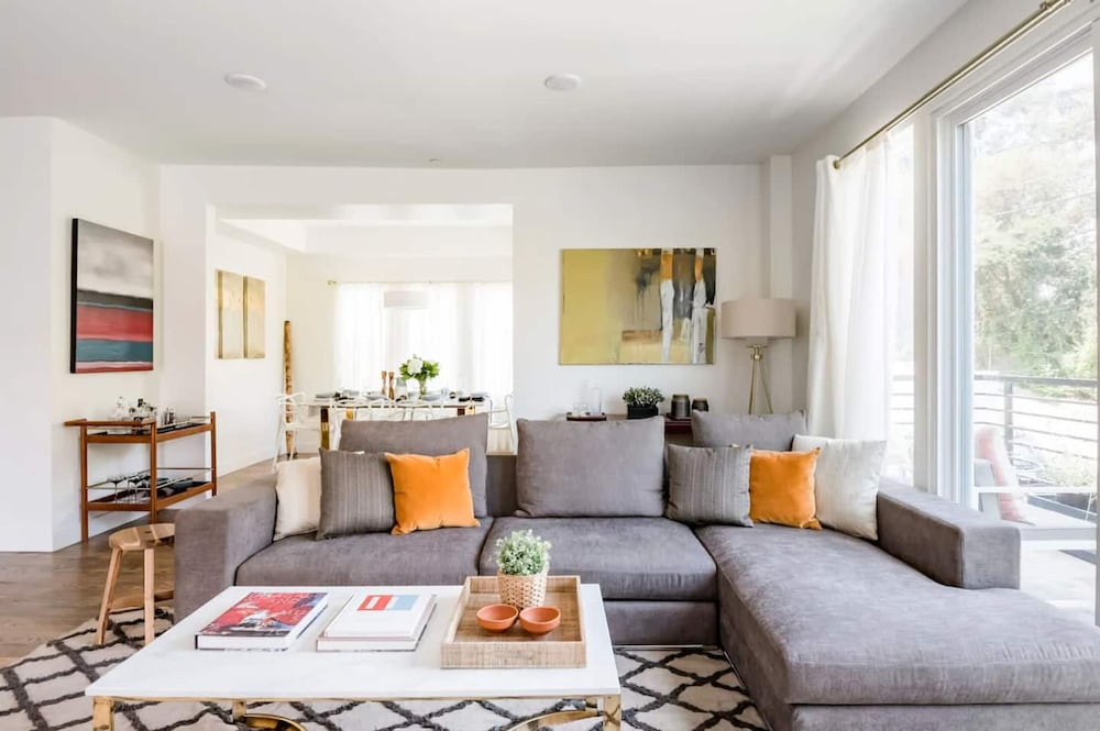 Hollywood Hills Heatpool BBQ Prime Location