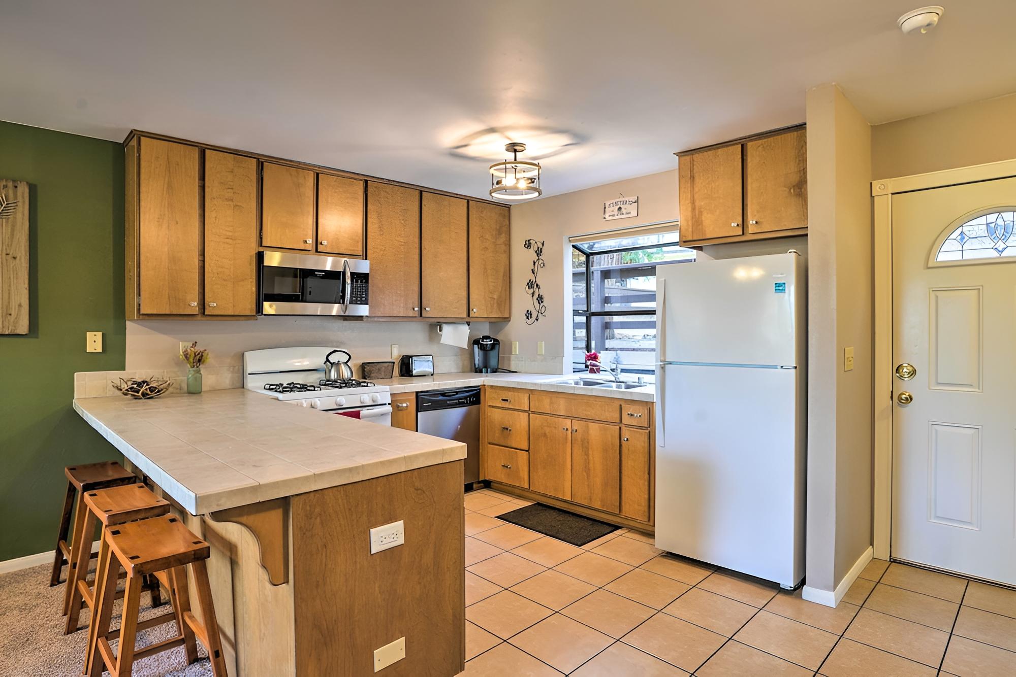 Mountain Escape w/ Views, 3 Mi to Lake Arrowhead view 2