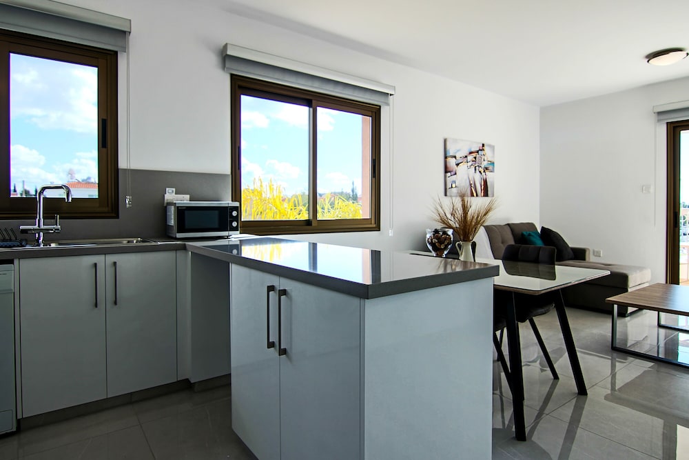 Phaedrus Living: CityView Luxury Flat Georgos 203 view 4