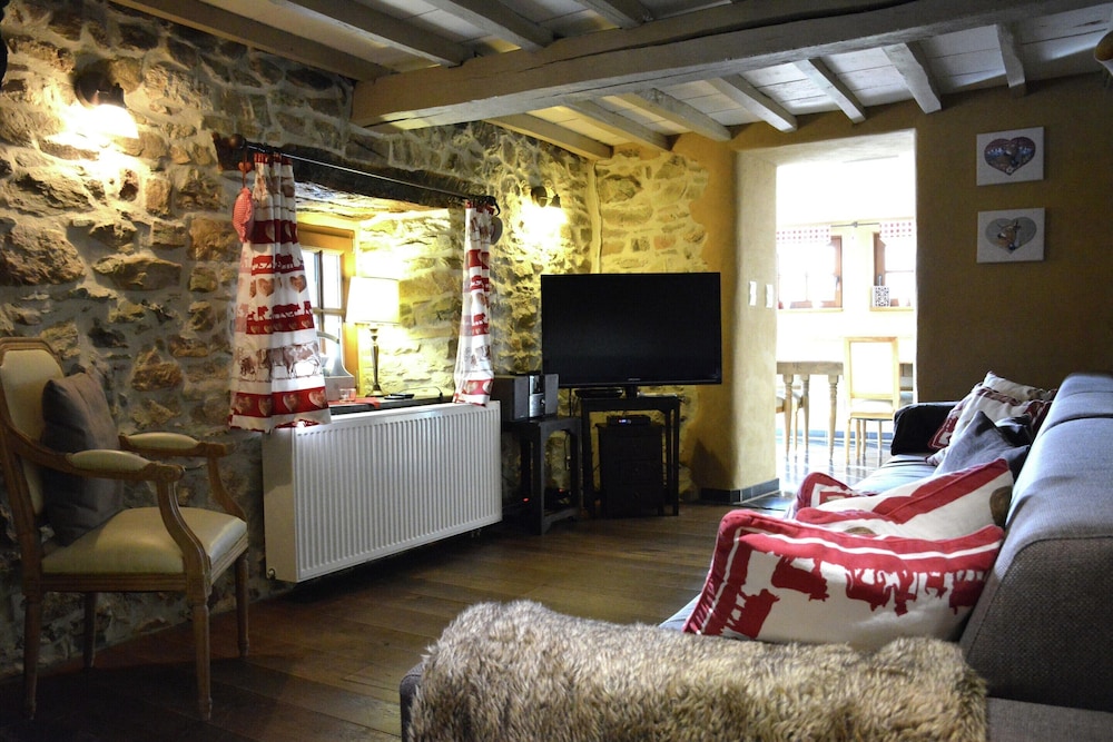 Farmhouse in Belgium Near Lake Coo & Jacuzzi