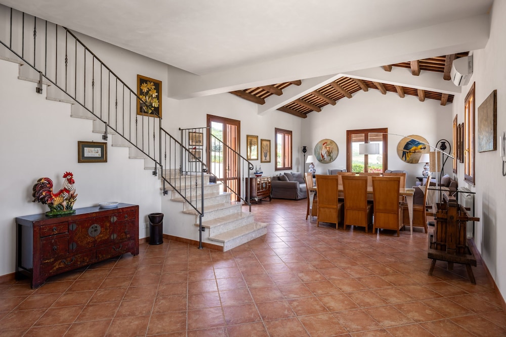 Villa sui Colli Ericini con Piscina by Wonderful Italy