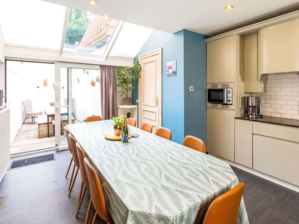 Spacious Holiday Home in Bruges photo 5