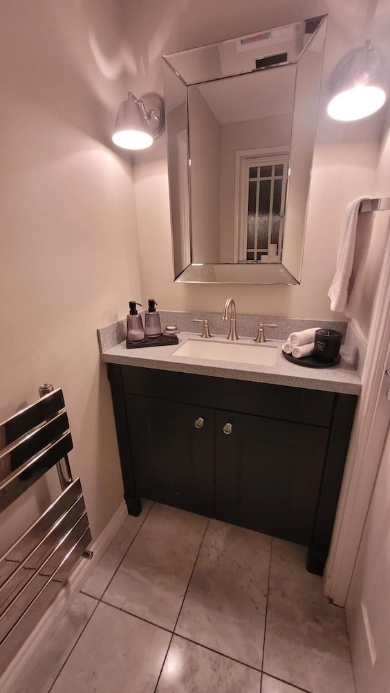 3 Bedroom, Sleeps 6, Free Parking