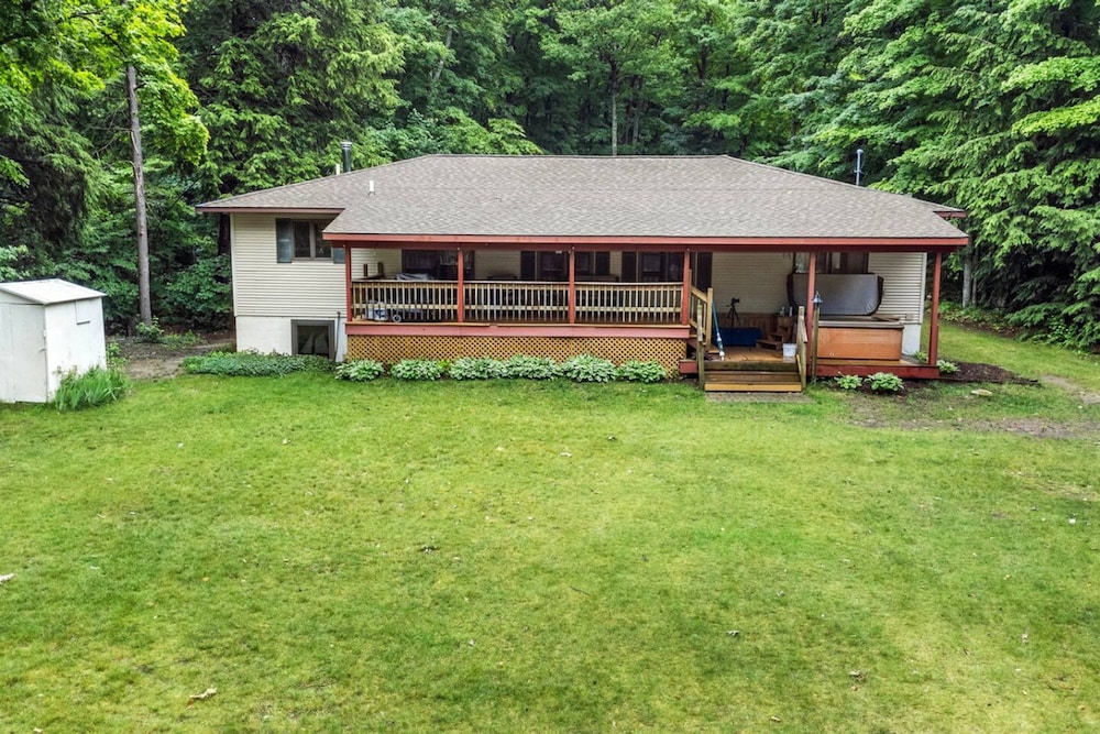 Lakeside Getaway pet Friendly