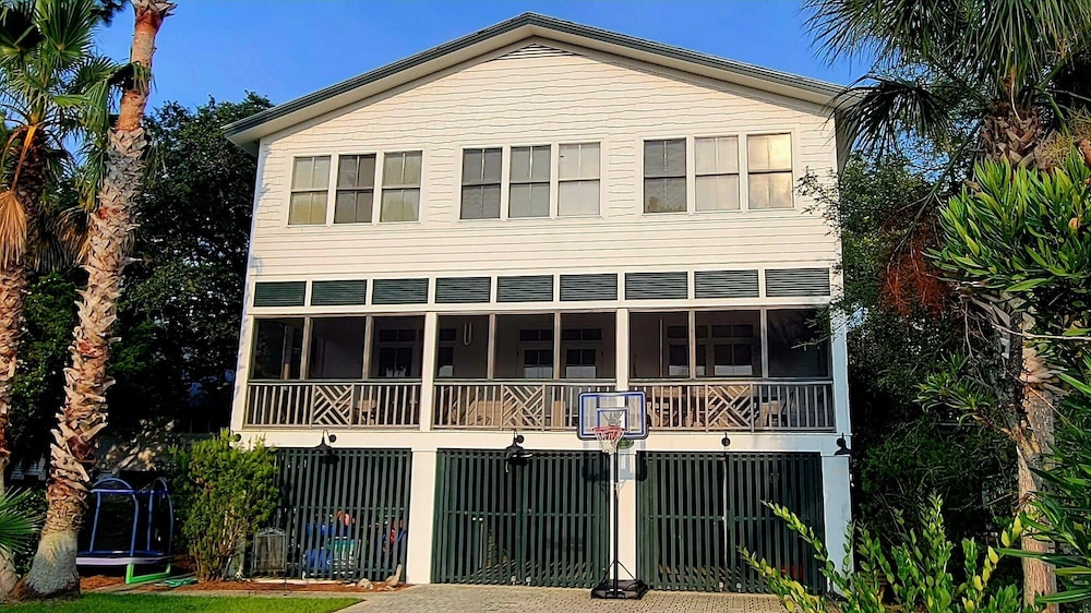 Miss Us Howl by Tybee Vacation Rentals