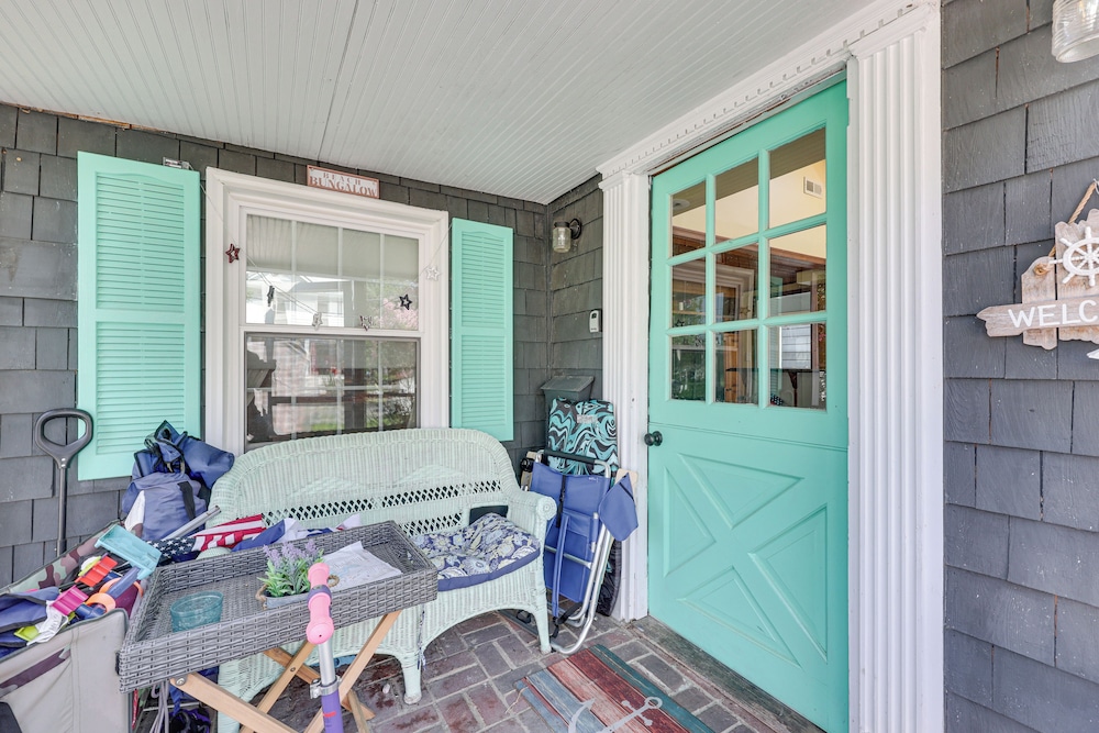 Fish, Swim & Boat: Colonial Beach Bungalow