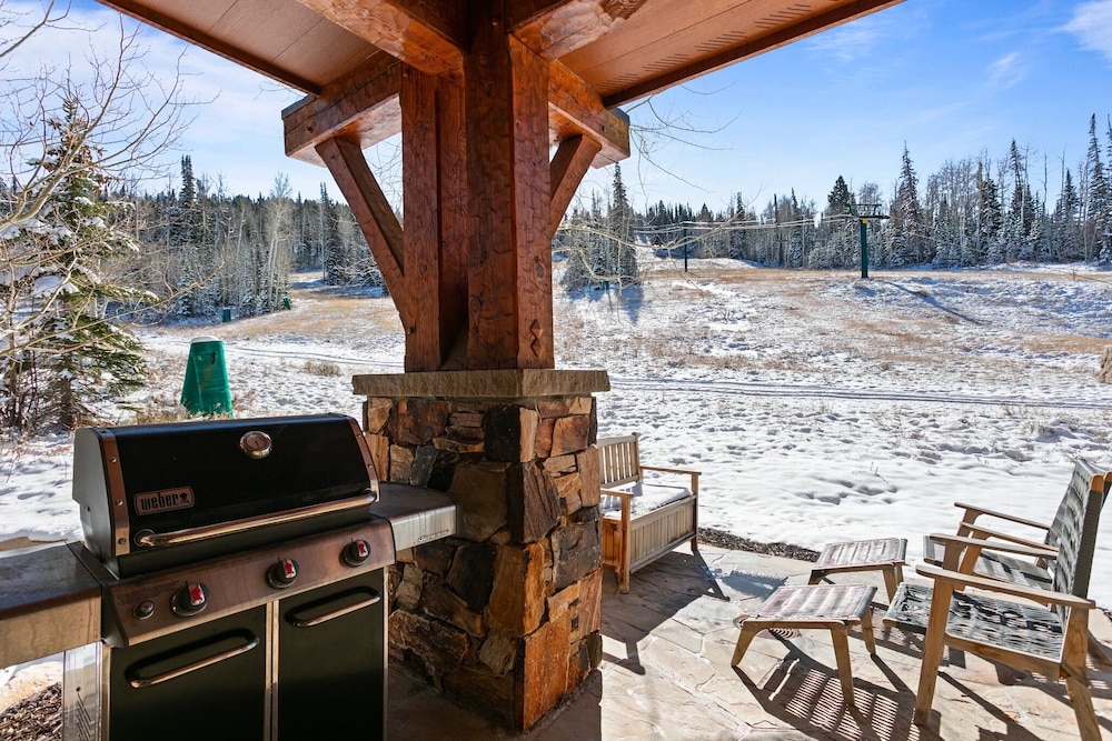 Grand Lodge - Four Bedroom #306 - Ski-in/ski-out 4 Condo