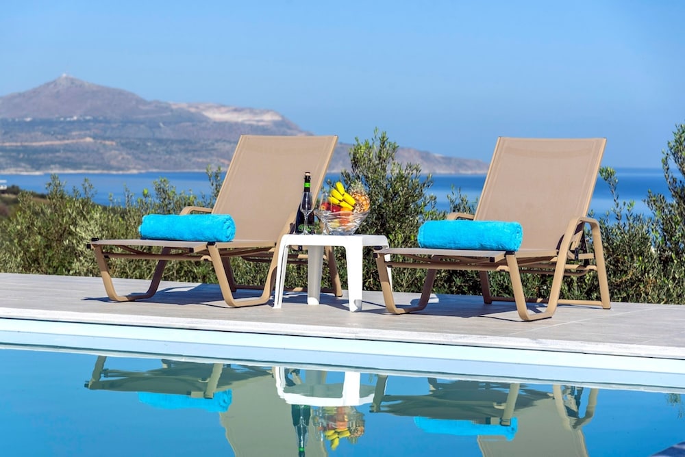 Villa Konstantinos Hilltop Vineyard Escape