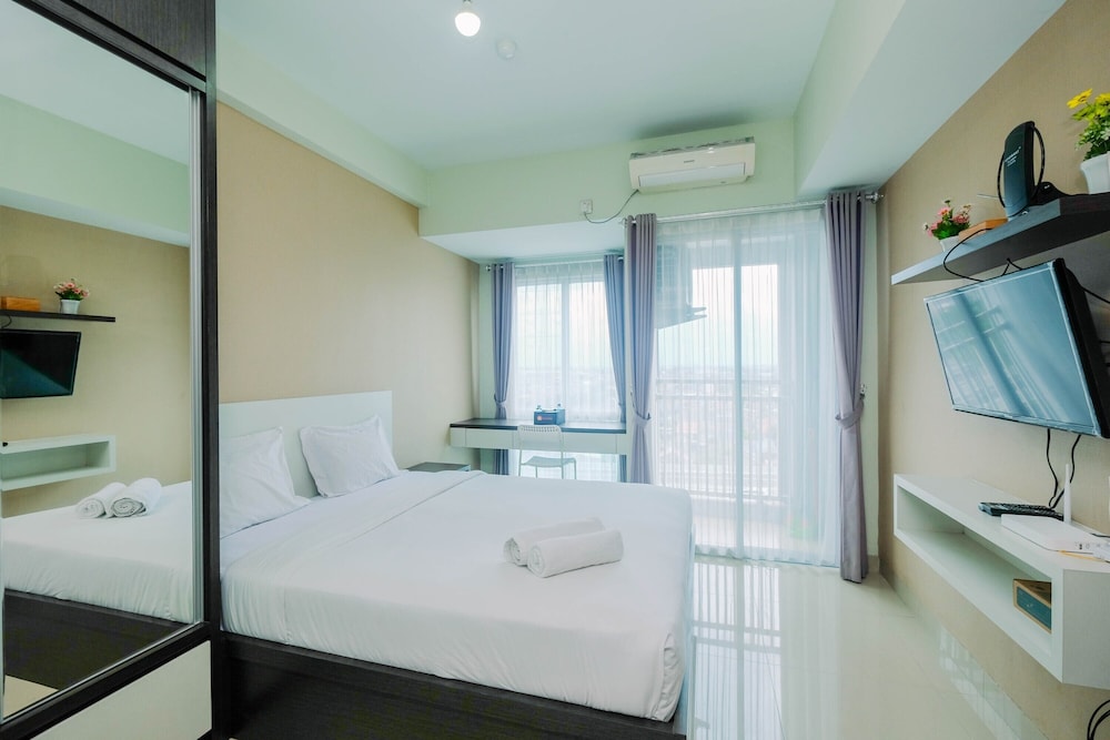 Modern And Comfy Studio Apartment Grand Dhika City, Bekasi - 14