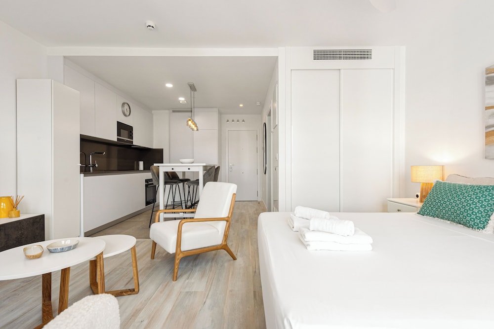 Stay U-nique Apartments Martiricos