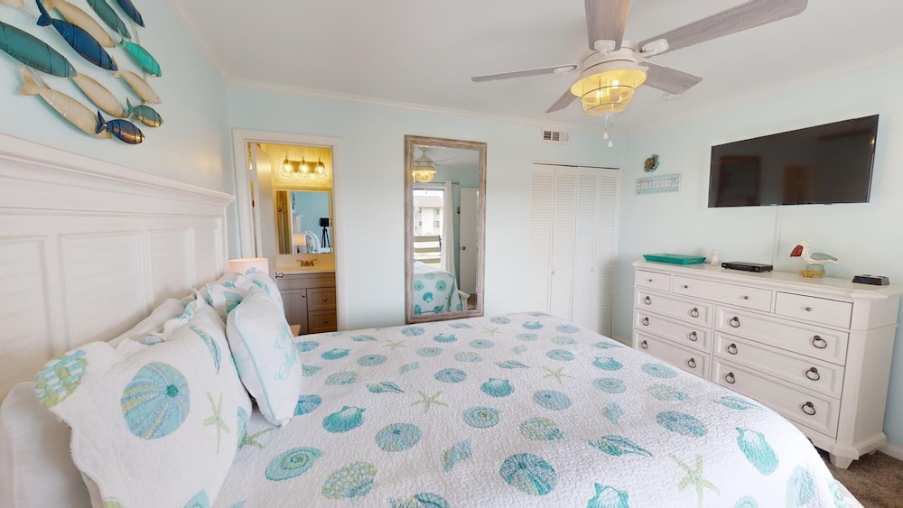 Lighthouse Point 2 by Tybee Vacation Rentals
