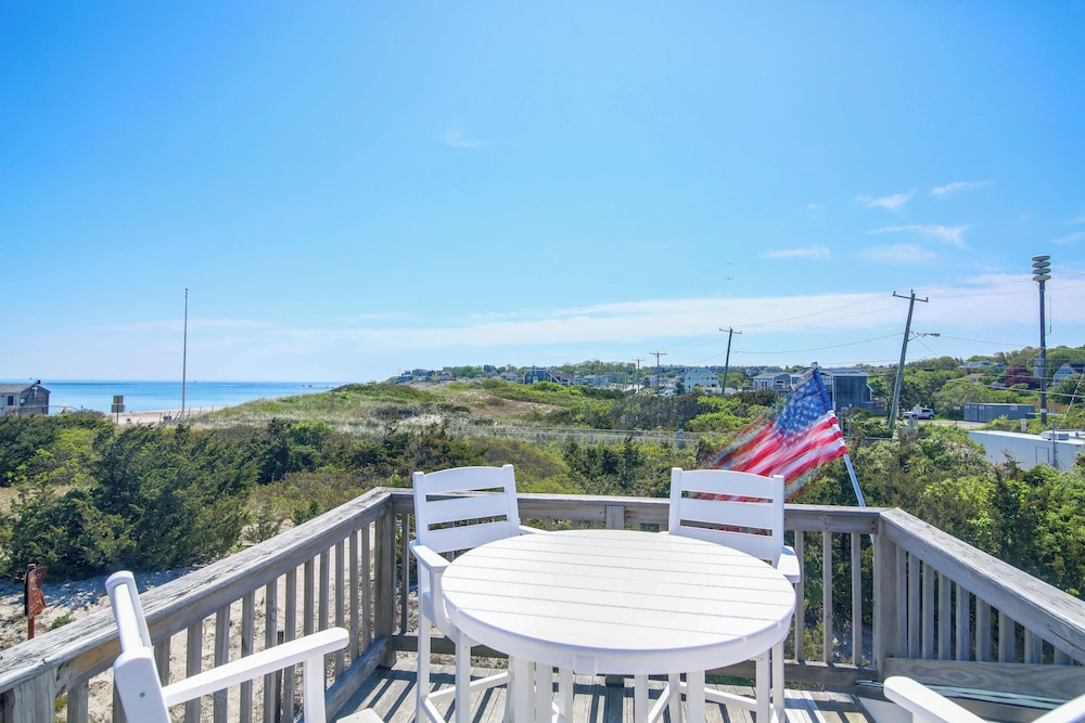 Idyllic Plymouth Vacation Rental - Steps to Beach!