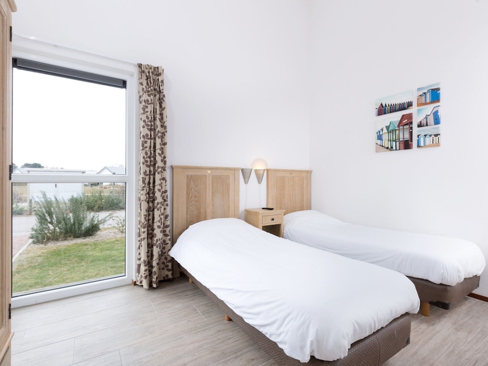 Detached Single Story Holiday Home Near the Sea view 3