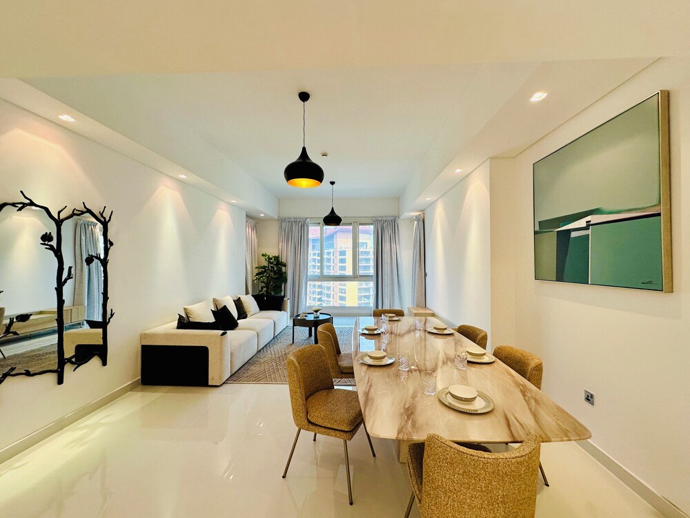 2BR Home with Waterfront views in Palm