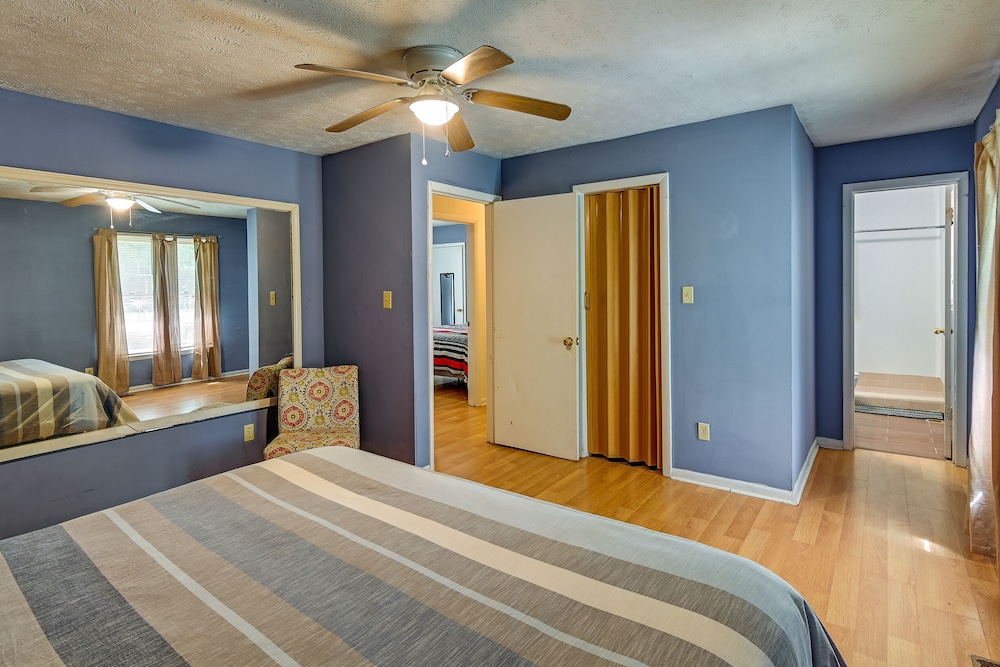 Fayetteville Vacations - Fayetteville Vacation Rental w/ Yard! - Property Image 20