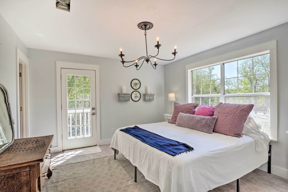 'blackberry Roost' Home ~ 4 Mi to Downtown Salado view 3