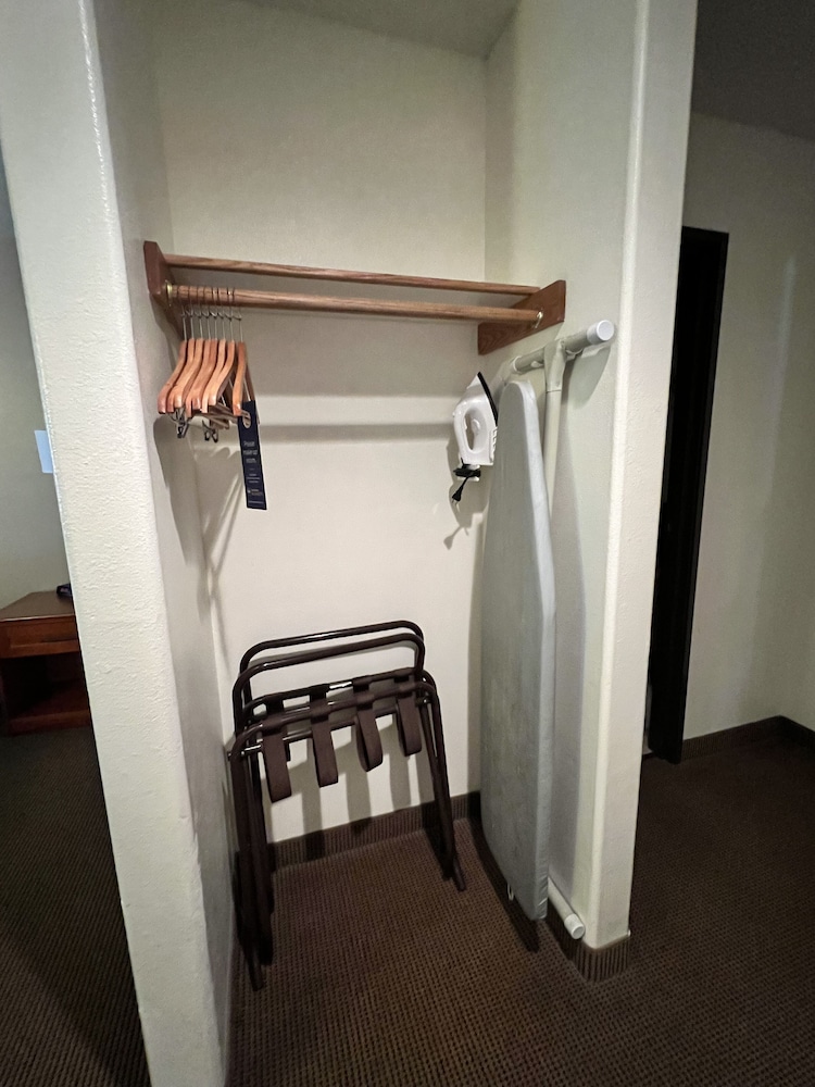 Serena Inn & Suites - Sundance