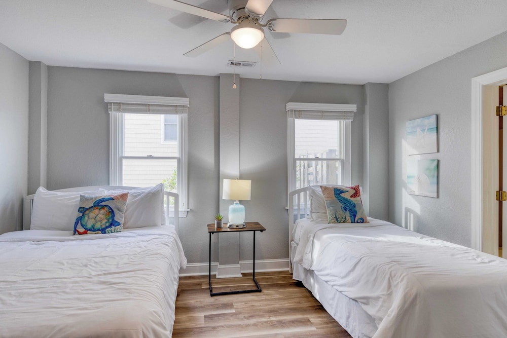 Sleeps 28 Beachfront w/ Pool, Hot Tub, Game Room Atlantic Watch by Avantstay