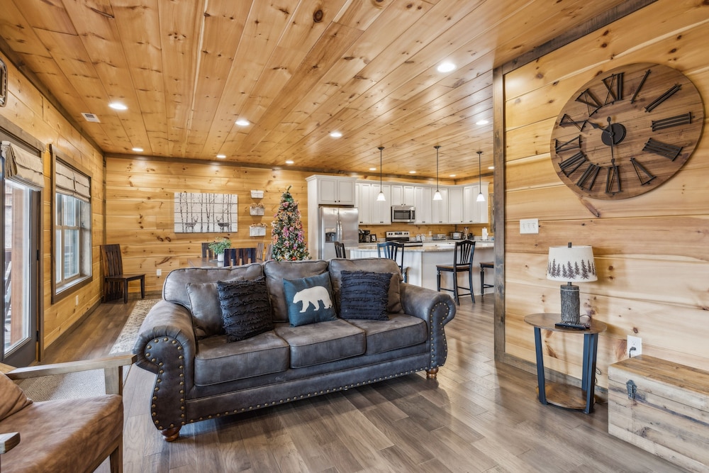 Eden Of The Smokies 5 Bedroom Cabin