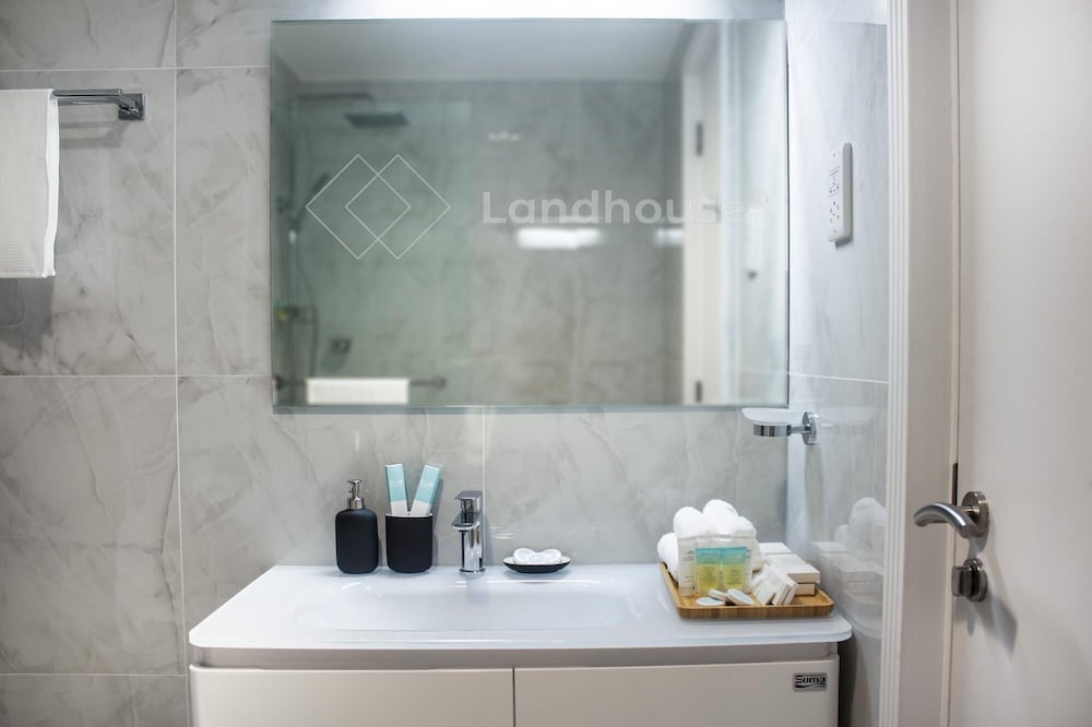Luxe Studio Near Discovery Gardens Metro Station