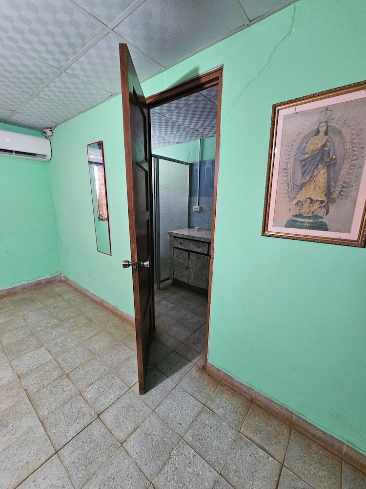 Cuartos independientes con baño privado