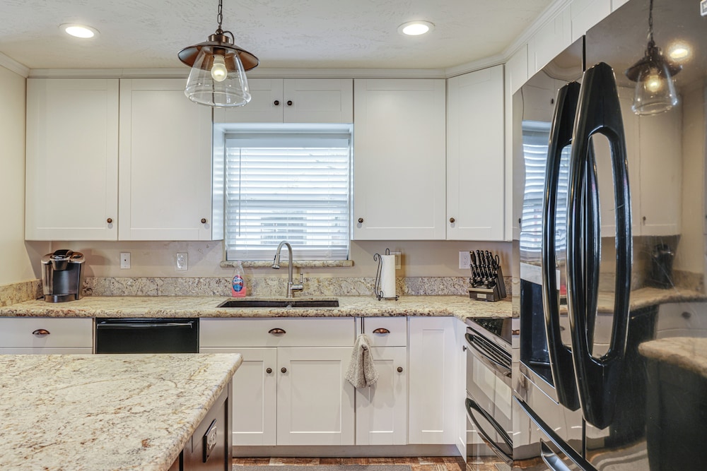 Serene Hughson Vacation Rental w/ Shared Pool