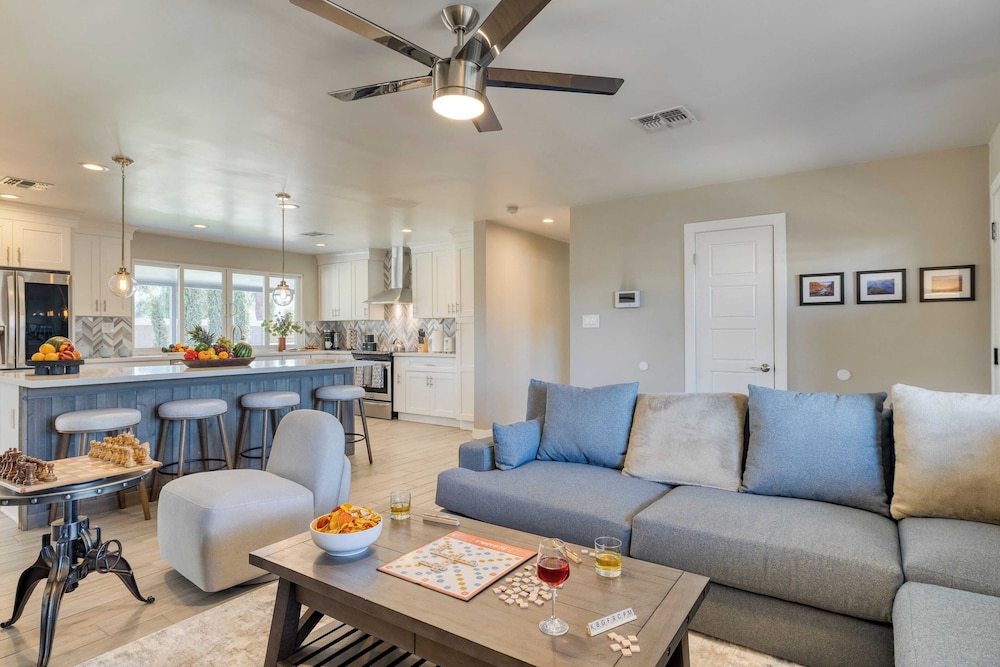 Near Camelback Mtn, Old Town, Trails, Golf + Spas w/ Pool, Hot Tub Camelback Casa by Avantstay