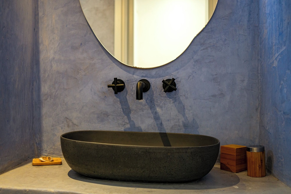 Zen Blue Mills photo 4