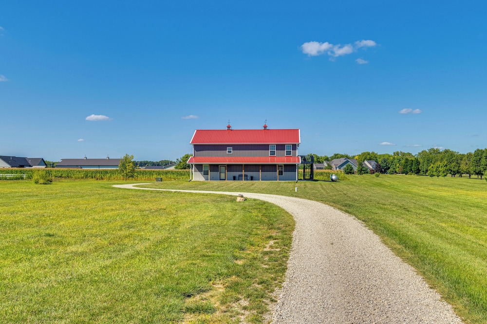 Pet-friendly Countryside Retreat in Whiteland!