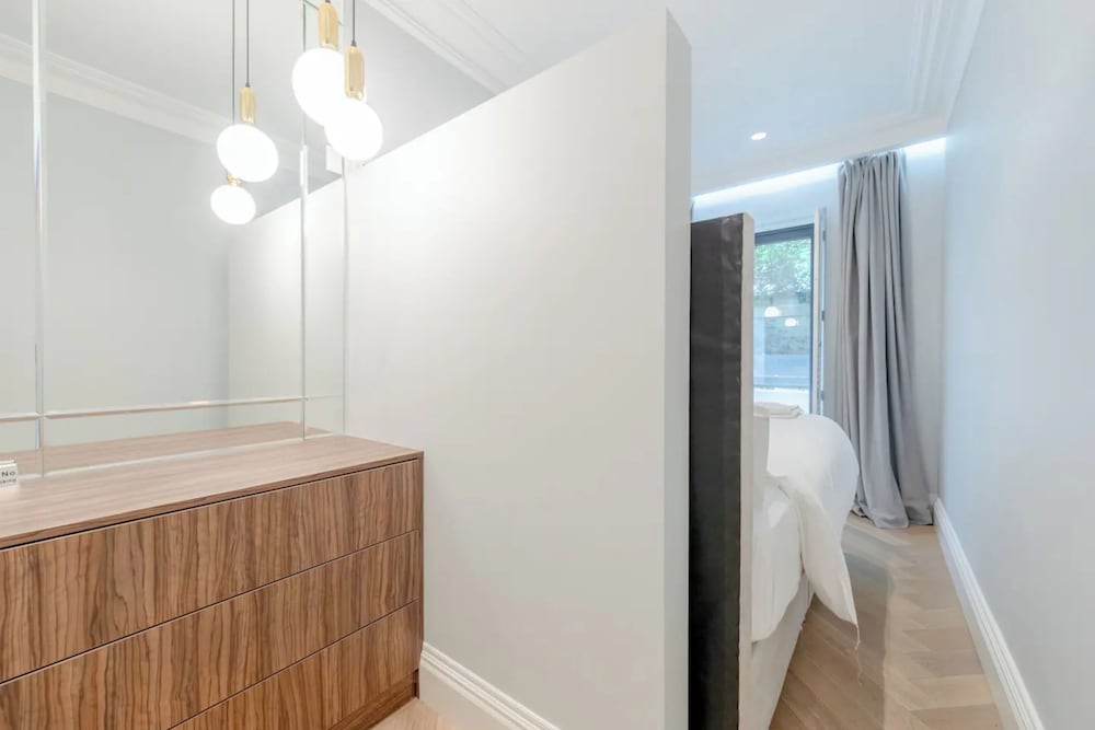 Beautifully Refurbished 2BD Flat - Earl's Court!
