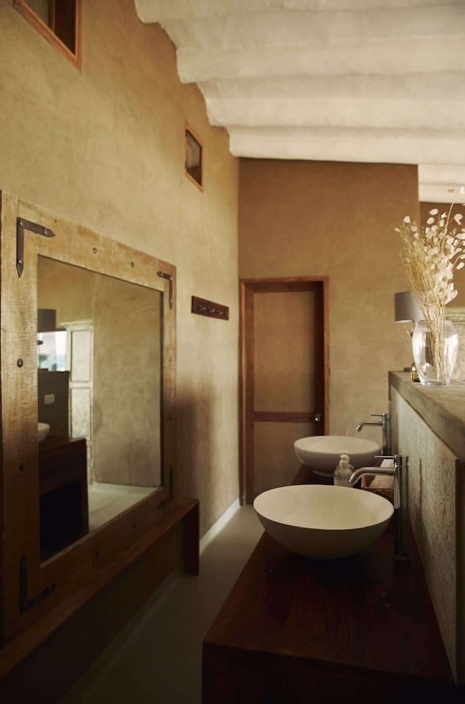 w Exceptional 1BR w Pool in M Ncora