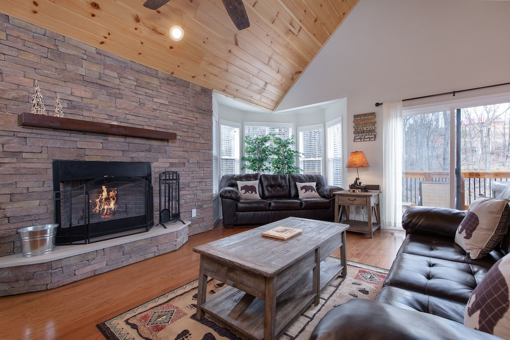Misty Hollow by Jackson Mountain Rentals view 2