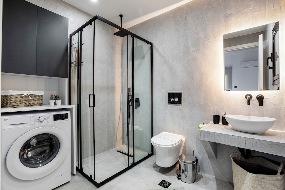 Sway - Chic 1-BR Apt & Balcony in Athens