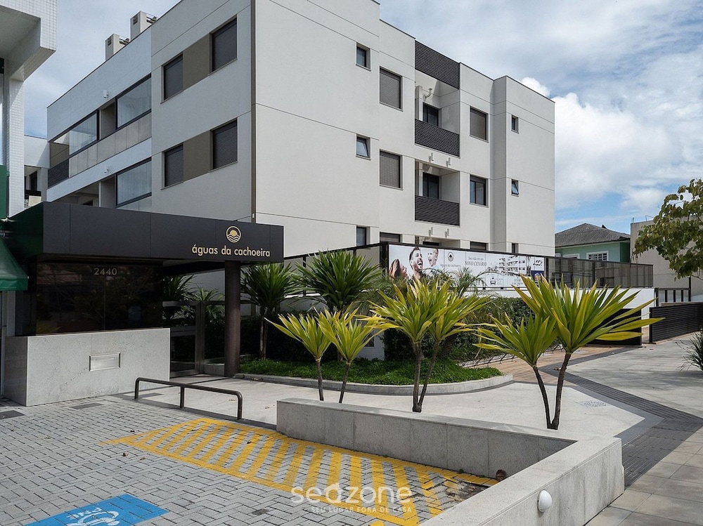 Apart Near the Beach in Cond. w/ Pool Adc0205